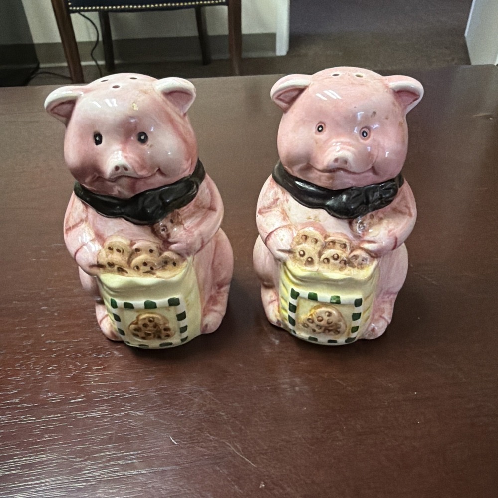 4 Inch Pink Pigs Eating Chocolate Chip Cookies - Salt Pepper Shaker Set Stoppers